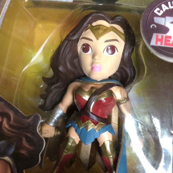 Wonder Woman DC Die Cast Figure/New - Picture 2 of 6